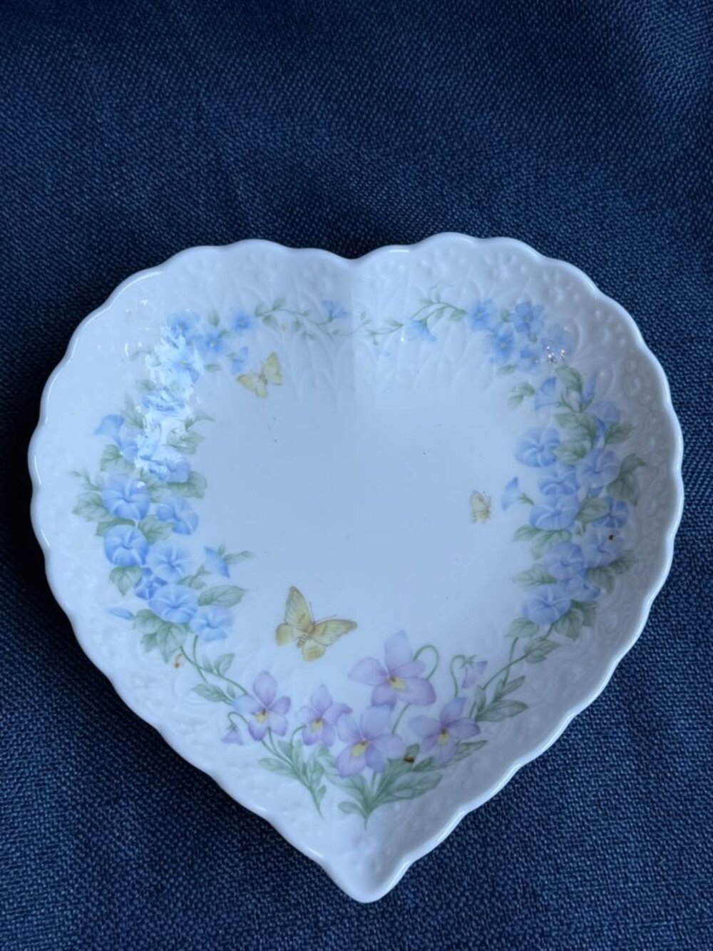 1990s Mikasa Japan Thinking of You Heart Shaped Porcelain Trinket Dish Plate 6"